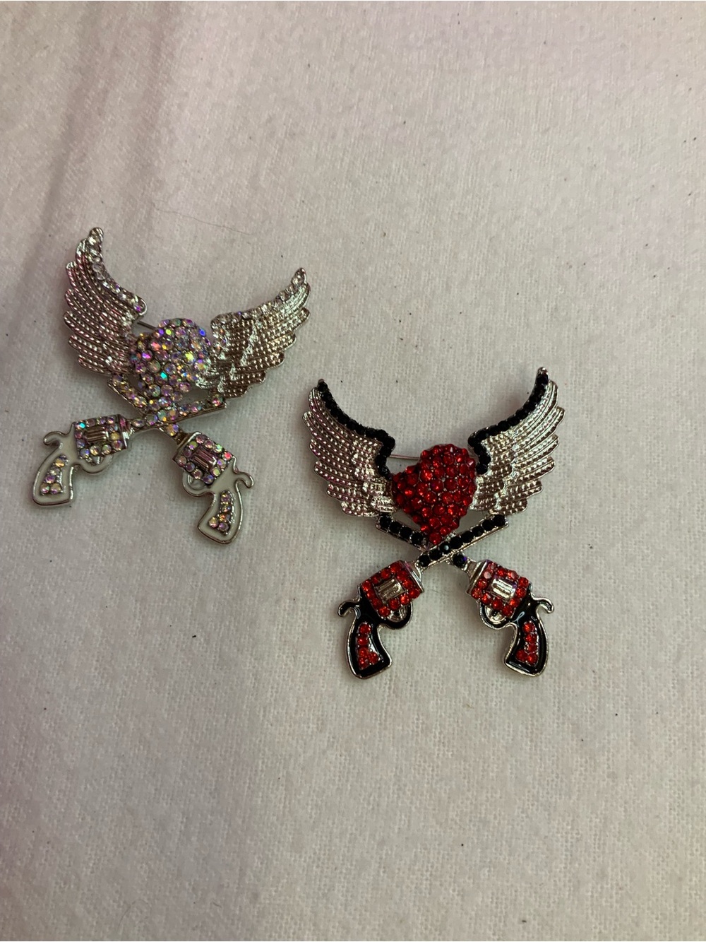Cool 2Pc. Winged Heart & Pistols Rhinestone Brooches (Y-10)